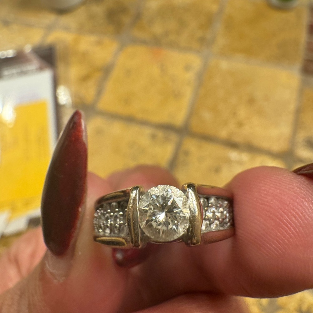 Engagement ring 1ct